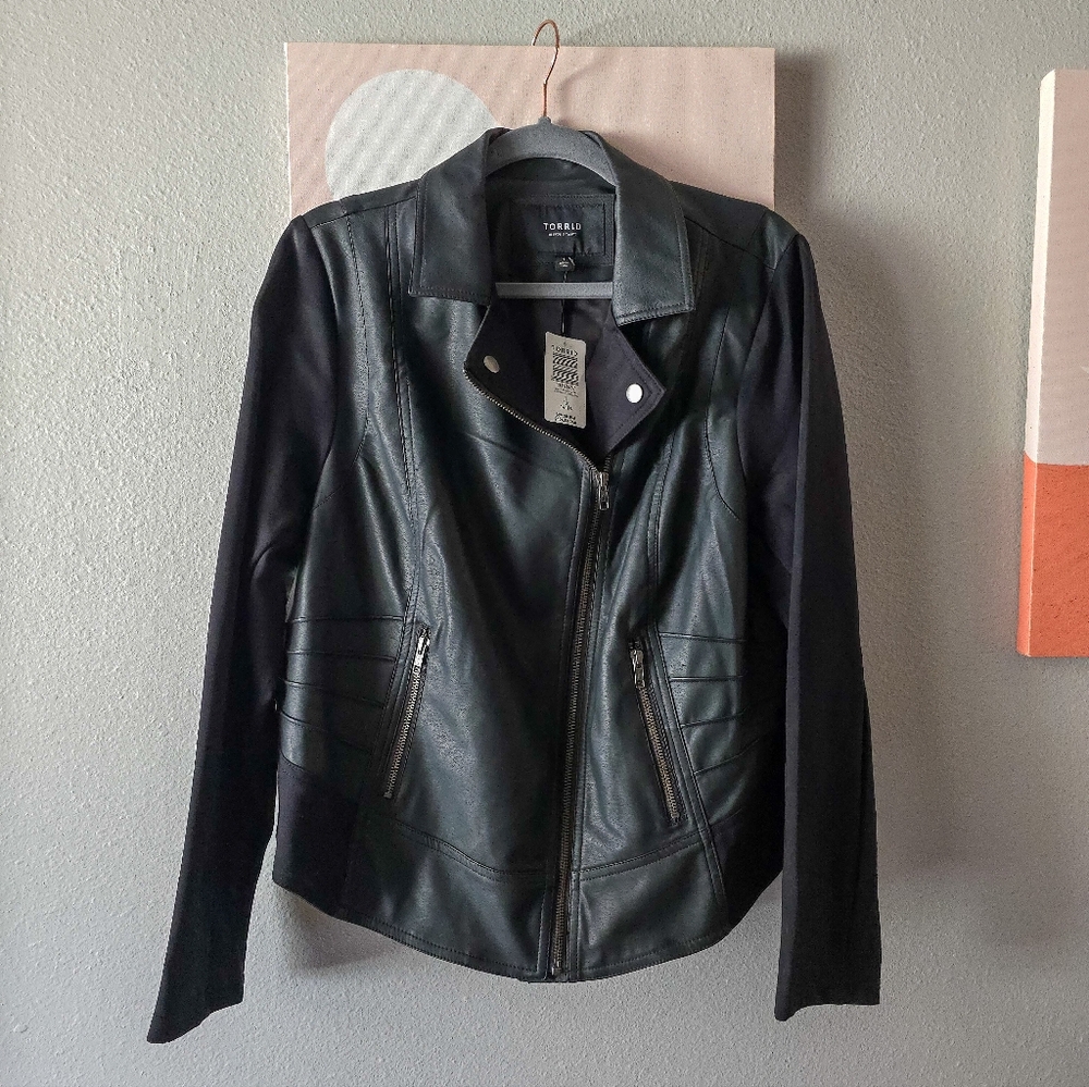 1 / 1X / 14-16 TORRID Black Faux Leather & Ponte Moto Jacket
